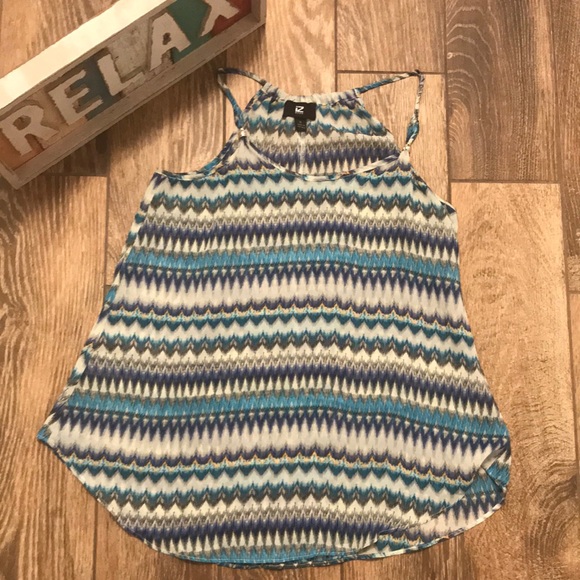 Sheer lightweight tank top - Picture 2 of 6